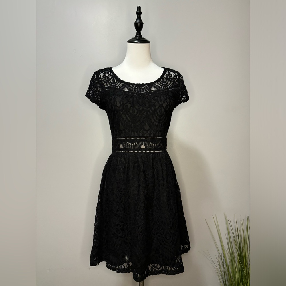 H&M Divided Lace Dress, flares at the waist